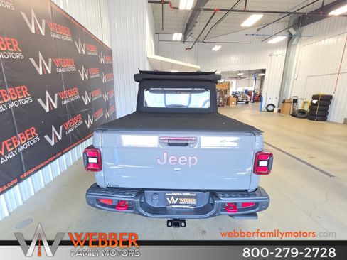 Used 2020 Jeep Gladiator Rubicon AWD/4WD image 9