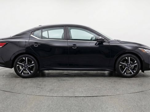 Used 2025 Nissan Sentra SV image 11