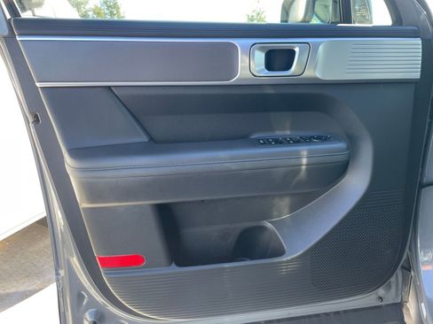 Used 2025 Hyundai Santa Fe SEL FWD image 18