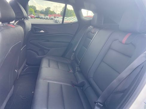 Used 2024 Chevrolet Trax RS w/ Sunroof Package FWD image 25