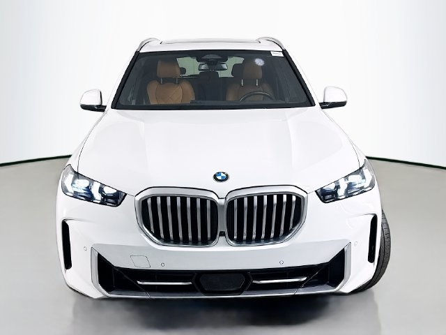Used 2024 BMW X5 xDrive40i w/ Parking Assistance Package AWD/4WD image 2