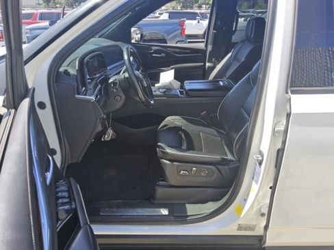 Used 2021 Cadillac Escalade ESV Premium Luxury w/ Performance Package RWD image 4