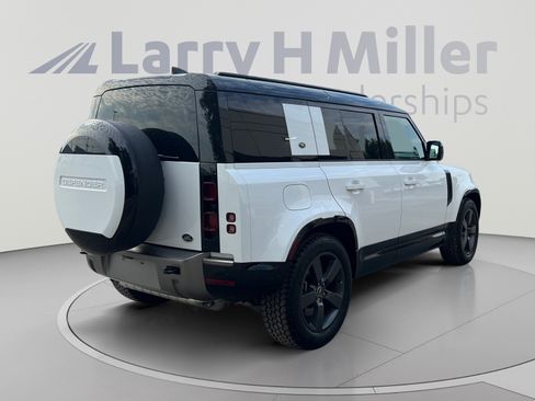 Used 2023 Land Rover Defender 110 X-Dynamic SE AWD/4WD image 5