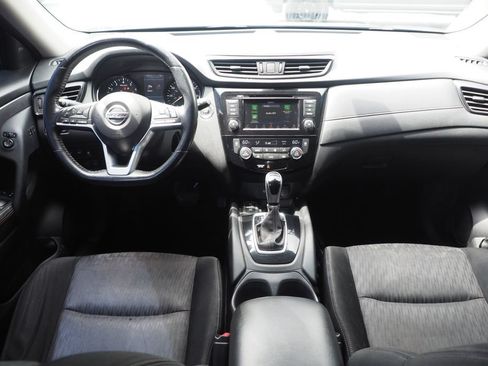 Used 2019 Nissan Rogue SV w/ Premium Package FWD image 13