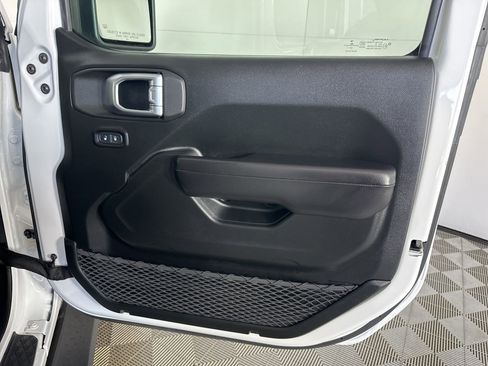 Used 2020 Jeep Gladiator Sport w/ Quick Order Package 24S image 31