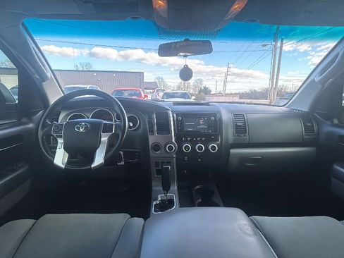 Used 2014 Toyota Sequoia SR5 image 31