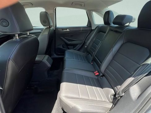 Used 2024 Volkswagen Jetta SE FWD image 10