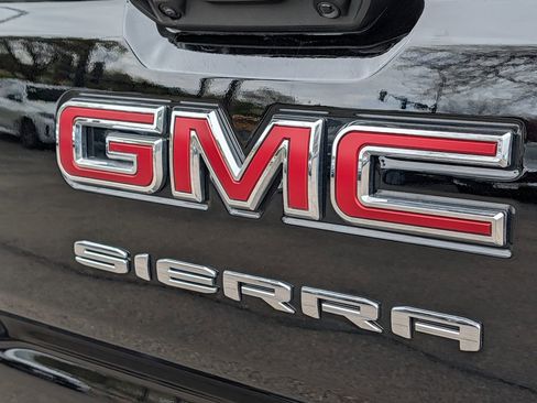 Used 2023 GMC Sierra 1500 Elevation w/ X31 Off-Road Package AWD/4WD image 10