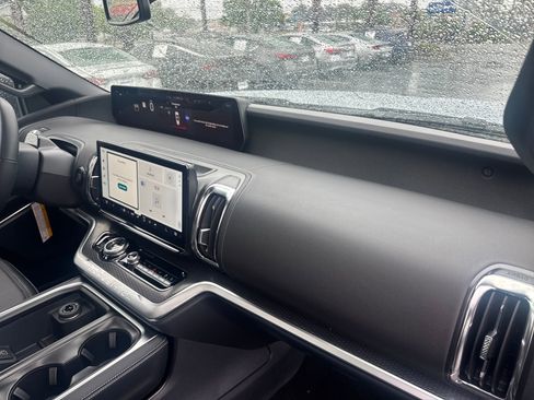 New 2026 Ford Expedition Max Platinum AWD/4WD image 12