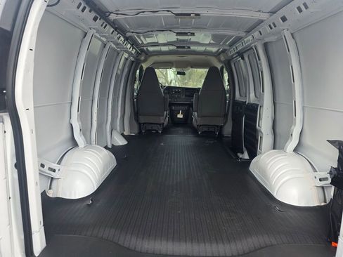 Used 2019 Chevrolet Express 2500 w/ Driver Convenience Package image 7