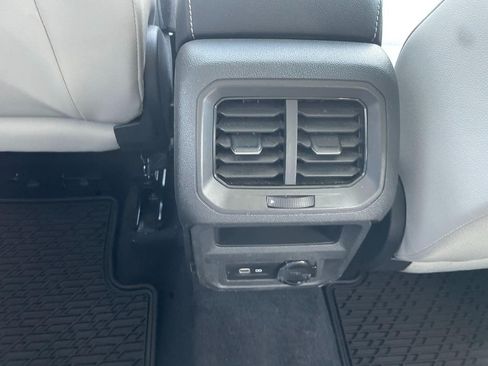 Used 2021 Volkswagen Tiguan SEL AWD/4WD image 41