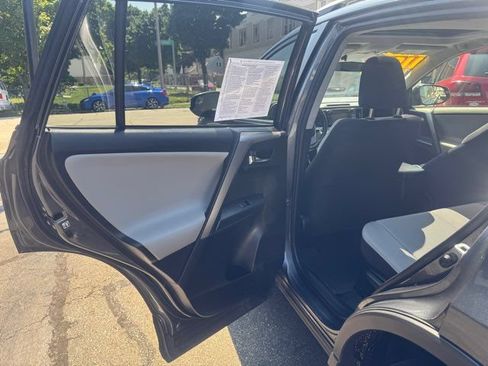 Used 2016 Toyota RAV4 XLE AWD/4WD image 11