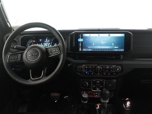 Used 2024 Jeep Wrangler Unlimited Rubicon 4xe AWD/4WD image 14