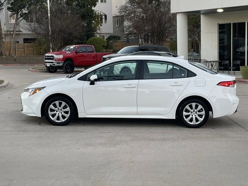 Used 2024 Toyota Corolla LE image 3