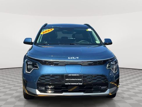 Used 2023 Kia Niro Wave w/ Wave Preserve Package FWD image 2