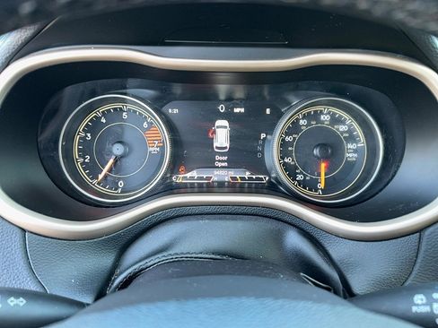 Used 2018 Jeep Cherokee Limited w/ High Altitude Package image 16