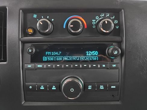 Used 2025 GMC Savana 2500 w/ Driver Convenience Package RWD image 32