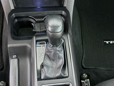 Used 2016 Toyota Tacoma TRD Off-Road image 23