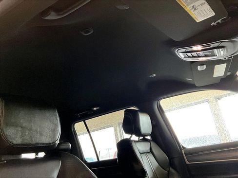 Used 2024 Jeep Wagoneer L Series II w/ Flexible Seating Group image 23