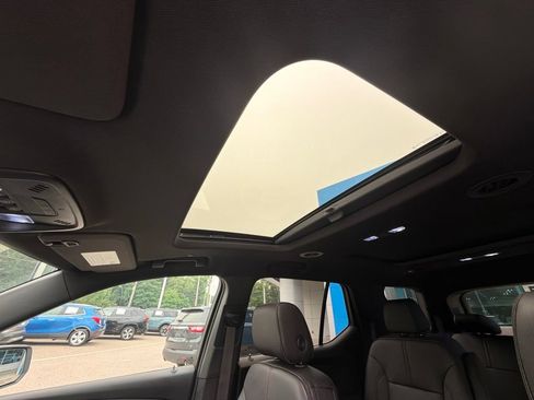 Certified 2023 Chevrolet Traverse RS w/ LPO, Floor Liner Package AWD/4WD image 29