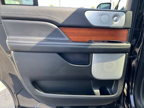 Used 2019 Lincoln Navigator L Reserve AWD/4WD image 41