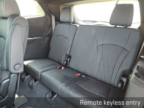 Used 2024 Buick Enclave Avenir w/ Avenir Technology Package image 32