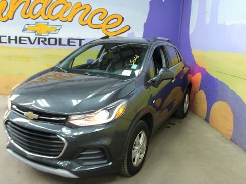 Used 2018 Chevrolet Trax LT w/ LT Convenience Package AWD/4WD image 4