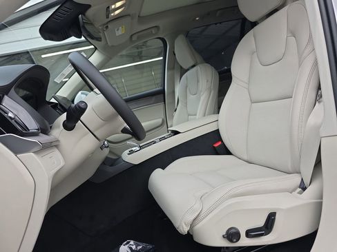 New 2026 Volvo XC90 B6 Ultra image 25