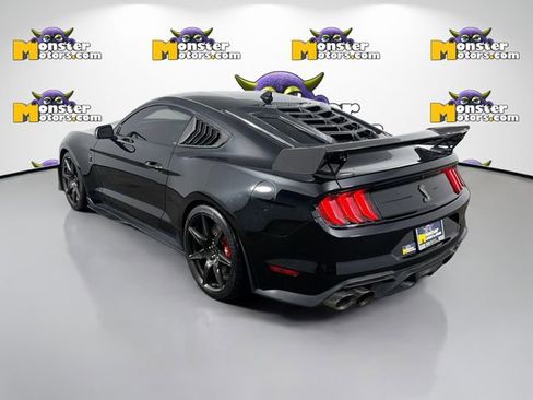 Used 2021 Ford Mustang Shelby GT500 w/ Carbon Fibre Track Pack RWD image 7