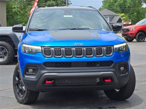 Used 2024 Jeep Compass Trailhawk w/ Trailhawk Elite Group AWD/4WD image 3