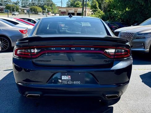 Used 2017 Dodge Charger R/T w/ Blacktop Package RWD image 8
