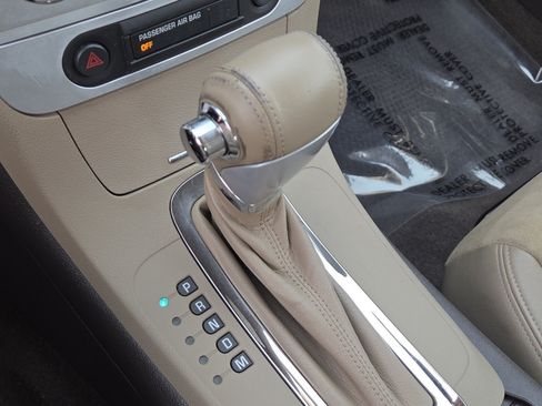 Used 2009 Chevrolet Malibu LT w/ HFV6 Engine Package FWD image 27