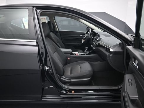 Certified 2024 Nissan Altima 2.5 SV FWD image 26
