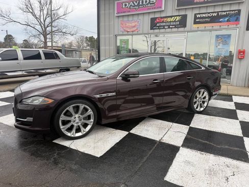 Used 2016 Jaguar XJ R-Sport image 2