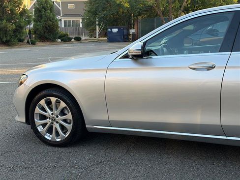 Used 2019 Mercedes-Benz E 300 4MATIC image 14