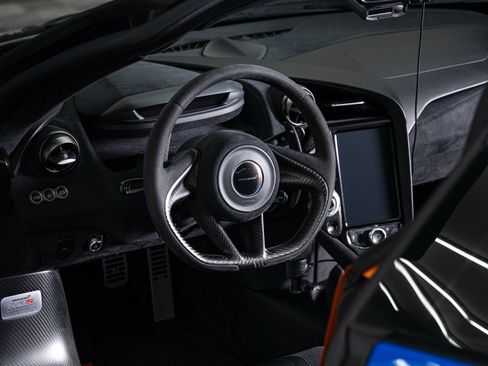 Used 2018 McLaren 720S Performance image 16