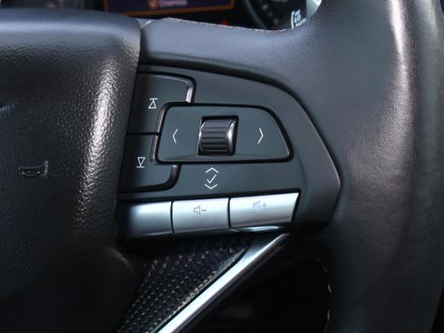 Certified 2024 Cadillac XT6 Sport w/ Technology Package image 32