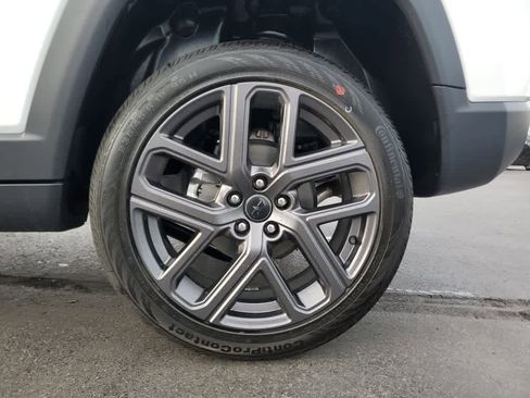 New 2026 Jeep Compass Limited image 9