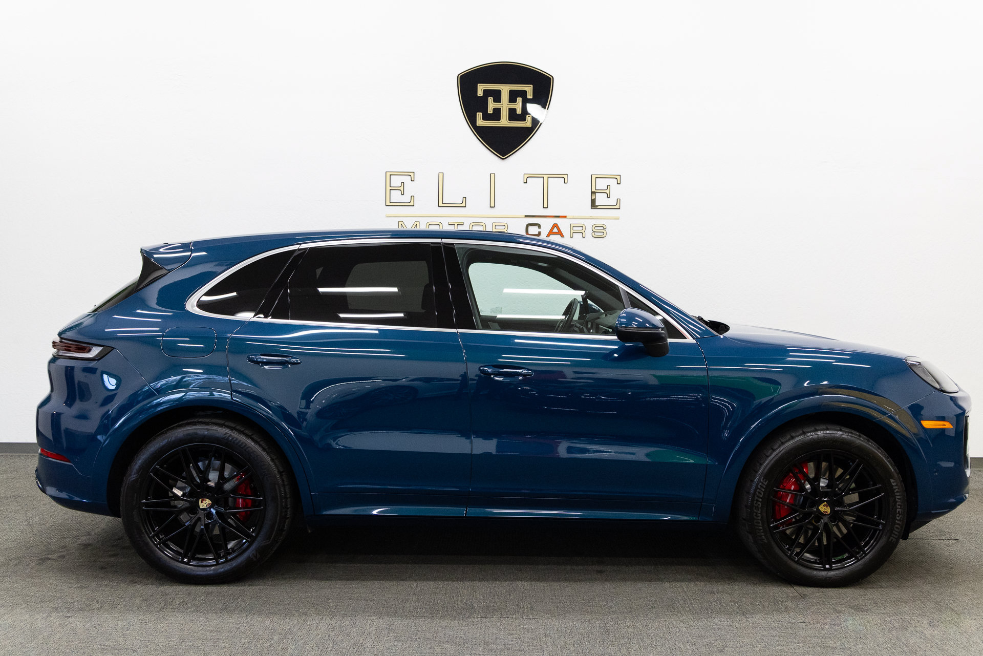 Used 2024 Porsche Cayenne S AWD/4WD image 10