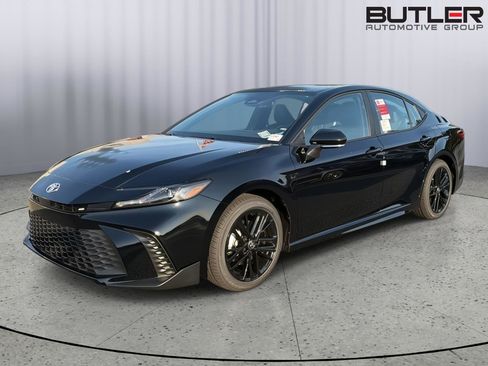 New 2026 Toyota Camry SE FWD image 1