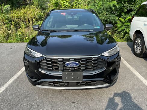 Used 2023 Ford Escape ST-Line w/ Tech Pack #1 AWD/4WD image 5