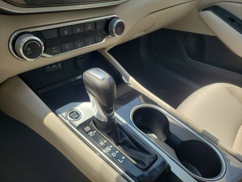Used 2024 Nissan Altima 2.5 SV FWD image 26