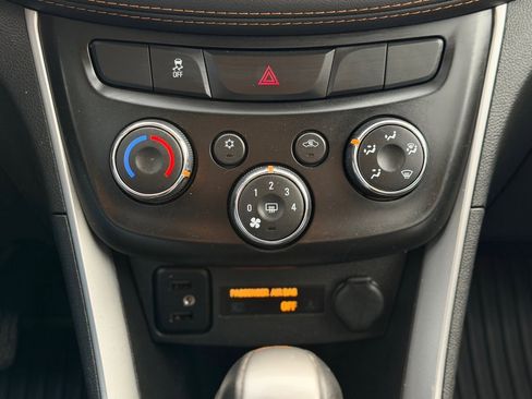 Used 2021 Chevrolet Trax LT w/ Sport Edition image 16