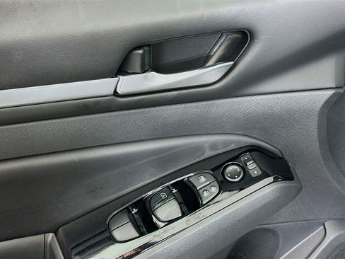 Used 2023 Nissan Altima 2.5 SV image 15