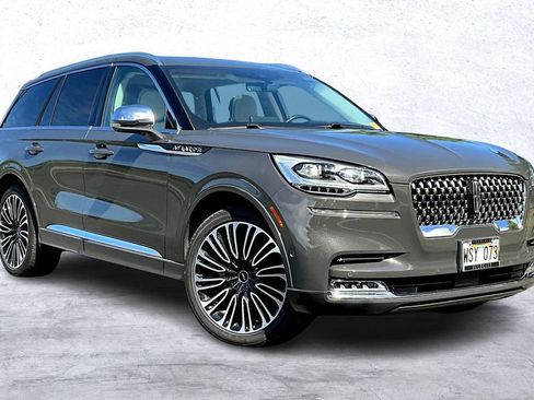 Used 2022 Lincoln Aviator Black Label w/ Dynamic Handling Package image 11