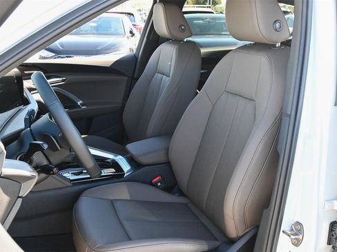 New 2025 Audi Q5 Premium Plus image 12