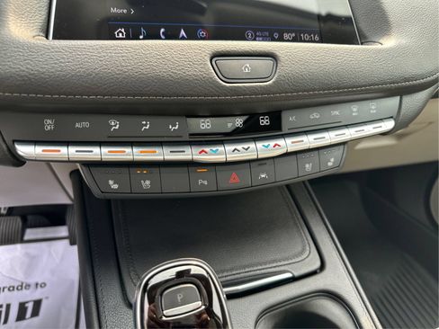 Certified 2023 Cadillac XT4 Premium Luxury AWD/4WD image 28