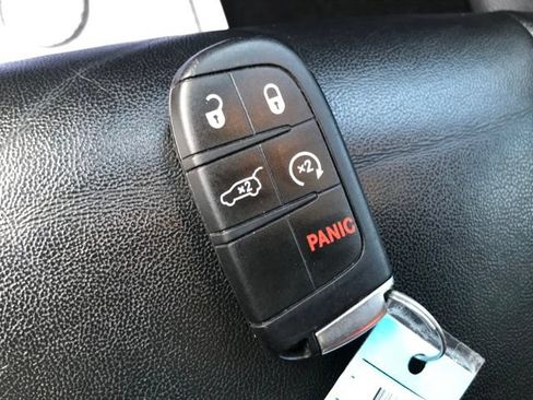 Used 2022 Jeep Grand Cherokee Limited w/ Technology Group AWD/4WD image 25