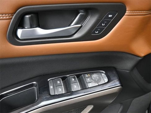 Used 2022 Nissan Pathfinder Platinum w/ Cargo Package image 13