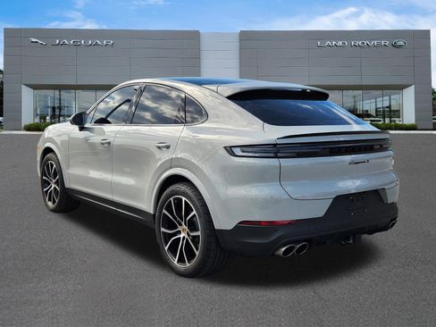 Used 2026 Porsche Cayenne S AWD/4WD image 3